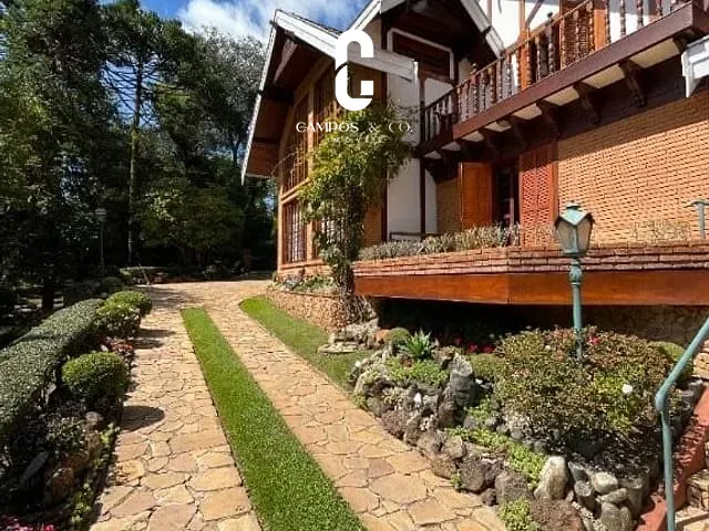 Casa com 5124m² 5 quartos e 5 banheiros, à venda, no bairro Condomínio Jardim Véu da Noiva em Campos do Jordão