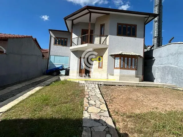 Casa com 720m² 5 quartos e 4 banheiros, à venda, no bairro Venda das Pedras em Itaboraí
