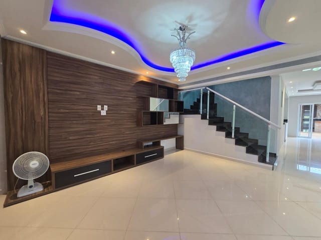 Casa com 191m² 3 quartos e 2 banheiros, à venda, no bairro Residencial Algarve em Mogi das Cruzes