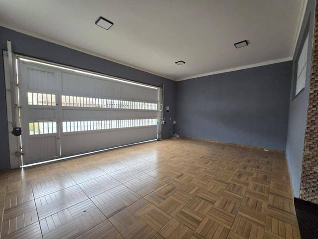Casa com 191m² 3 quartos e 2 banheiros, à venda, no bairro Residencial Algarve em Mogi das Cruzes