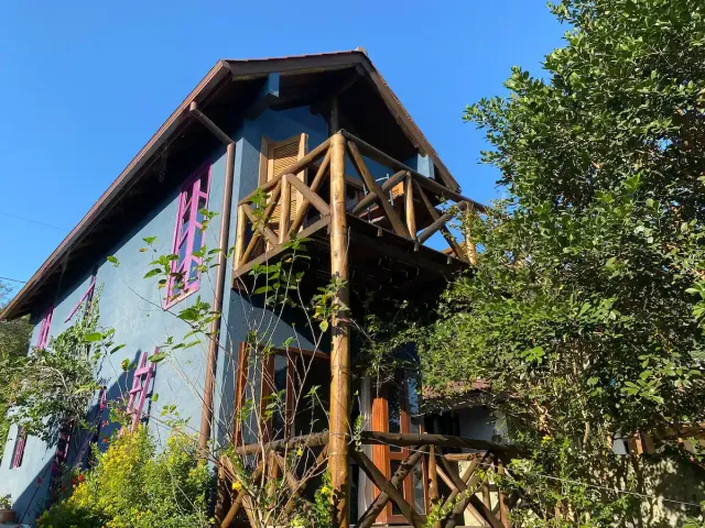 Foto do Casa - LOCAÇÃO DE DIÁRIAS- Casa Rústica a 200 Metros da Praia – Refúgio Natural em Ribeirão da ilha - Florianópolis | Costão Sul Imóveis