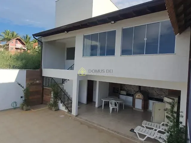 Casa com 58m² 2 quartos e 3 banheiros, à venda, no bairro Penedo em Itatiaia