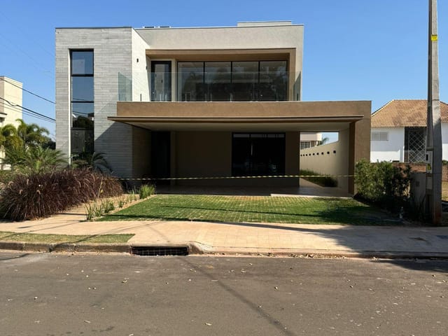 Casa com 598m² 4 quartos e 5 banheiros, à venda, no bairro Parque Residencial Damha em São José do Rio Preto