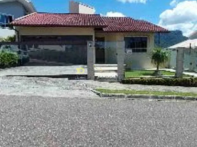 Casa com 450m² 3 quartos e 2 banheiros, à venda, no bairro Pedra Branca em Palhoça