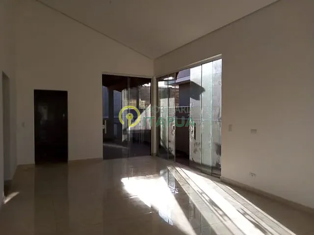 Casa com 250m² 3 quartos e 2 banheiros, à venda, no bairro Jardim Montecatini em Londrina