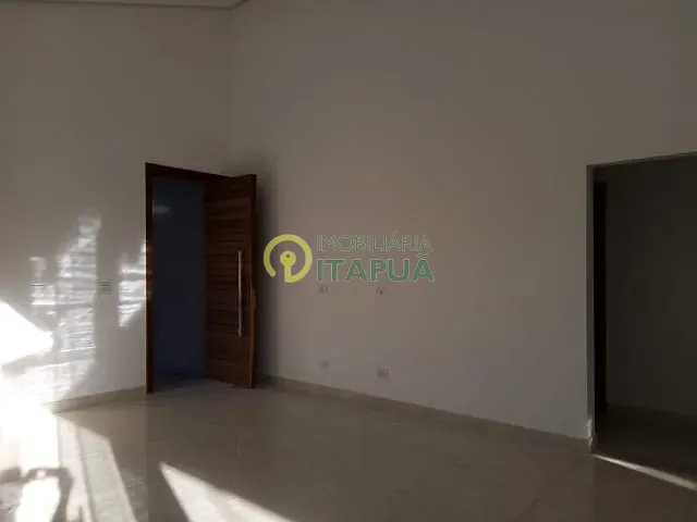 Casa com 250m² 3 quartos e 2 banheiros, à venda, no bairro Jardim Montecatini em Londrina