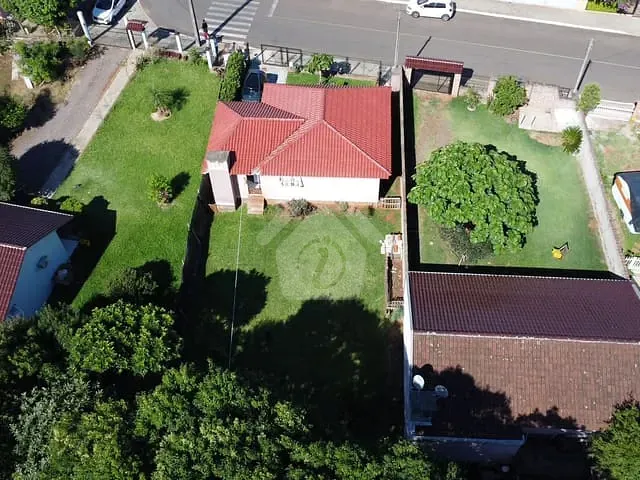 Casa com 67m² 2 quartos e 1 banheiro, à venda, no bairro Canabarro em Teutônia