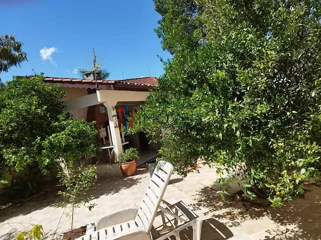 Casa 4 quartos e 3 banheiros, à venda, no bairro Jardim Maristela em Atibaia
