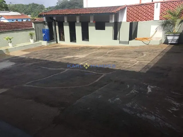 Casa 5 quartos e 6 banheiros, à venda, no bairro Mosela em Petrópolis