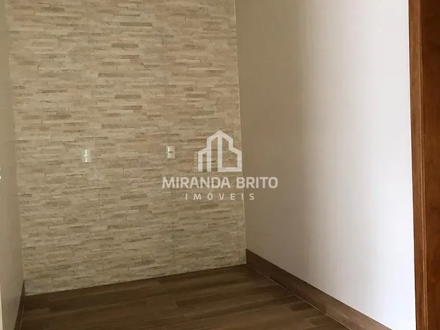 Casa 4 quartos e 5 banheiros, à venda, no bairro Jardins Valência em Goiânia