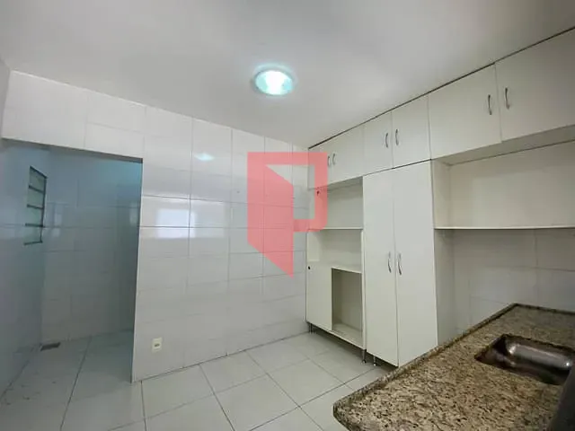 Casa com 400m² 7 quartos e 3 banheiros, à venda, no bairro Aparecida em Belo Horizonte