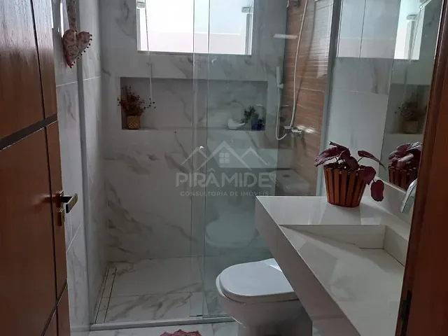 Casa com 250m² 3 quartos e 1 banheiro, à venda, no bairro Jardins de Florença em Poços de Caldas