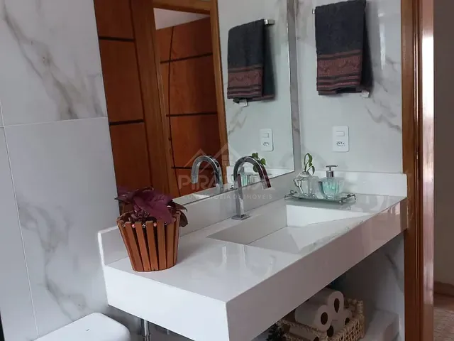Casa com 250m² 3 quartos e 1 banheiro, à venda, no bairro Jardins de Florença em Poços de Caldas