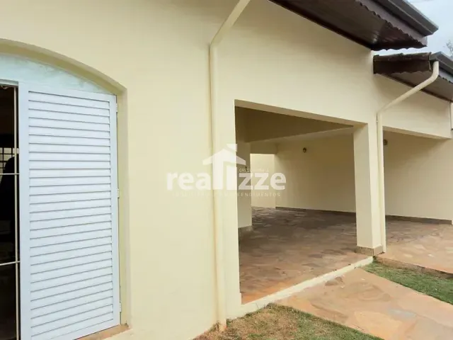 Casa 3 quartos e 3 banheiros, para alugar, no bairro Vila Santa Marta em Itapira