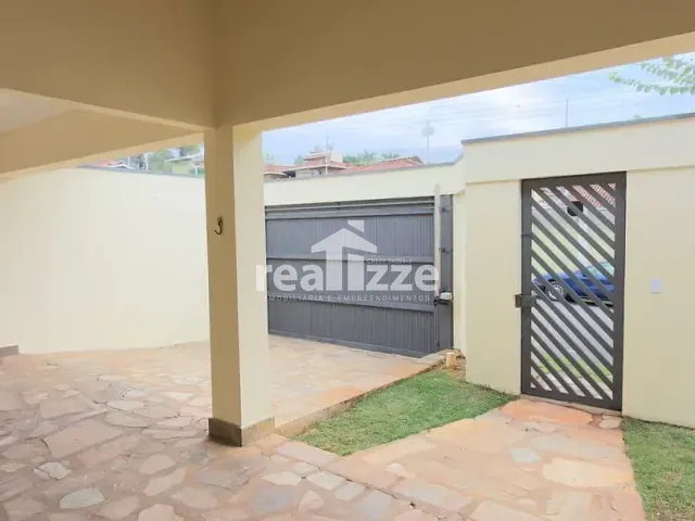 Casa 3 quartos e 3 banheiros, para alugar, no bairro Vila Santa Marta em Itapira