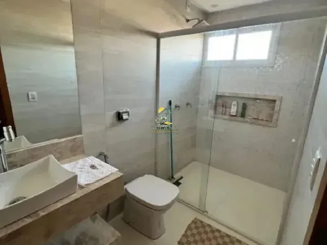 Casa com 383m² 4 quartos e 5 banheiros, à venda, no bairro Condomínio do Lago em Goiânia