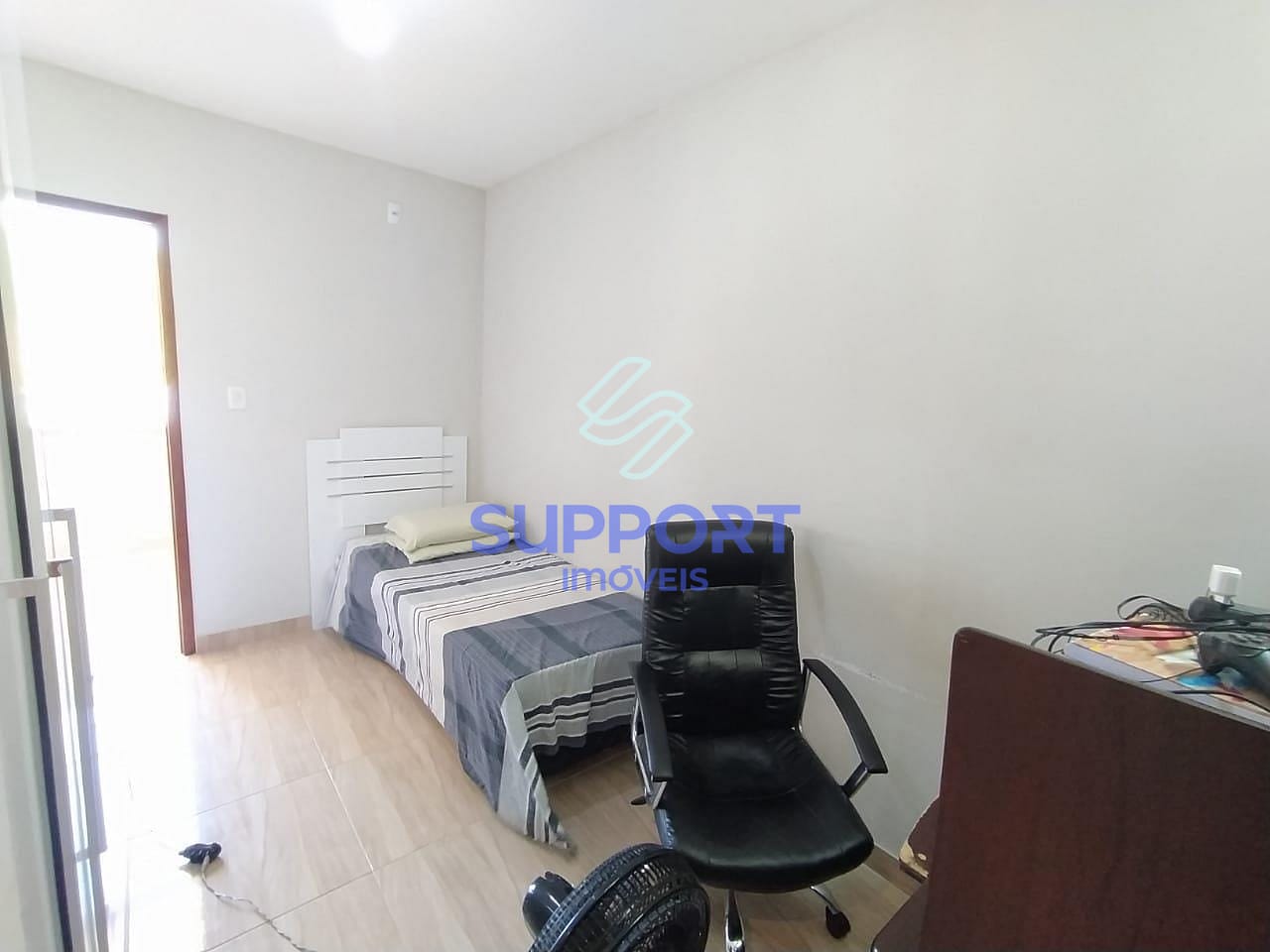 Casa à venda com 3 quartos, 160m² - Foto 4