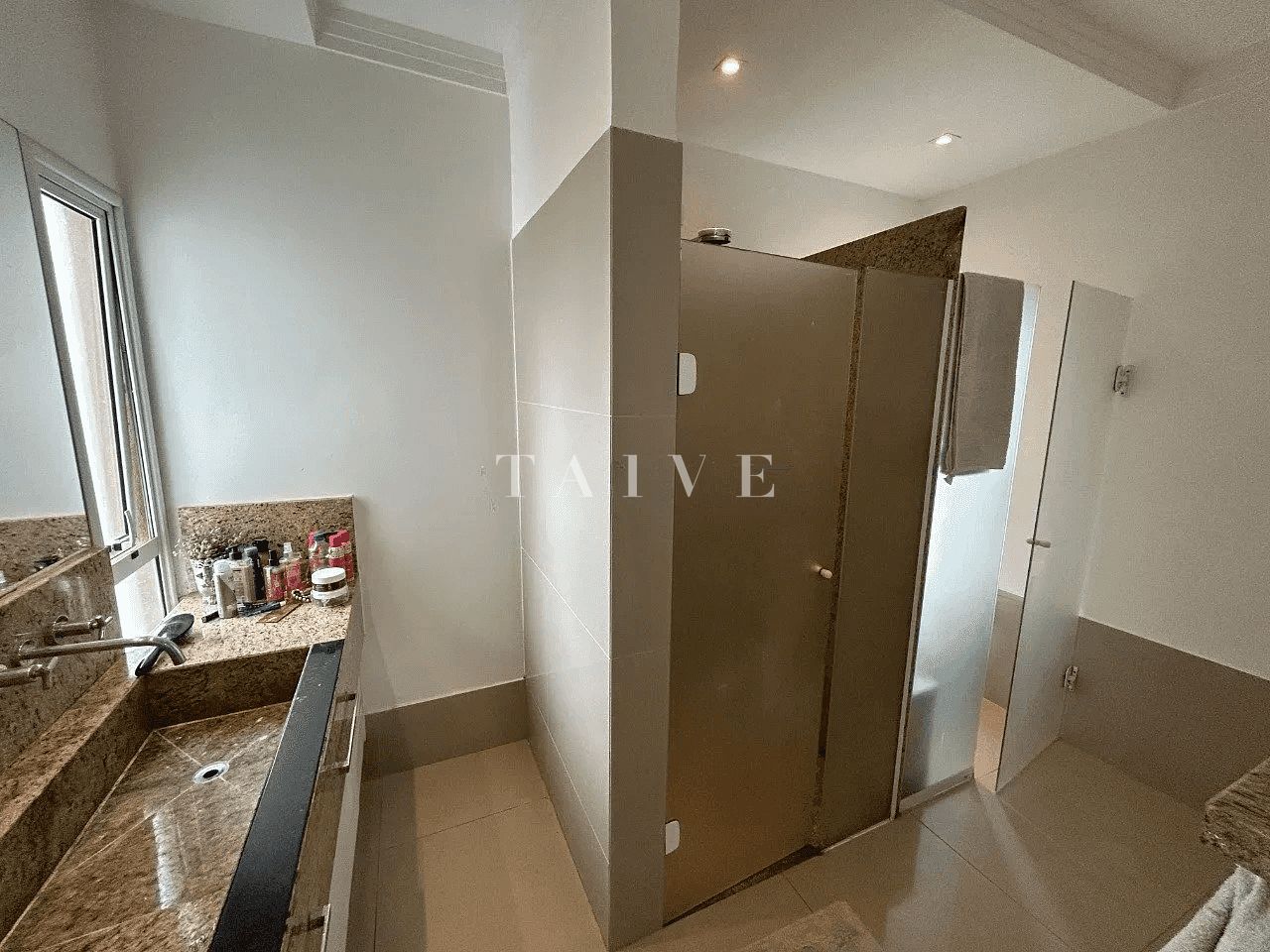 Casa, 3 quartos, 265 m² - Foto 23