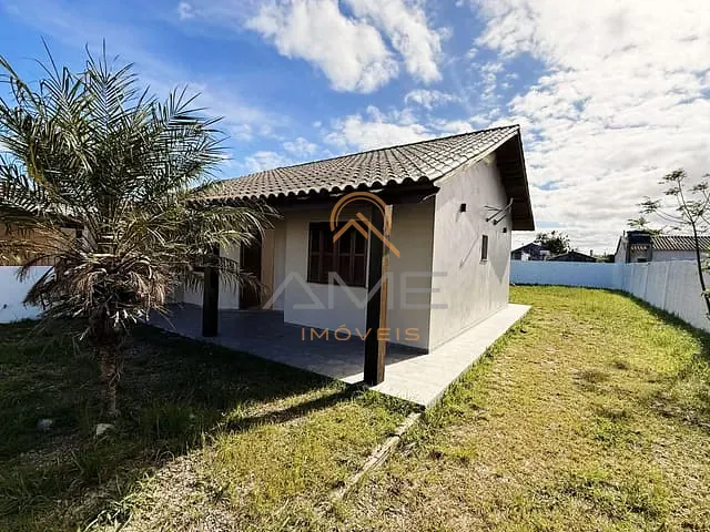 Casa 2 quartos e 1 banheiro, à venda, no bairro Três Vendas em Pelotas