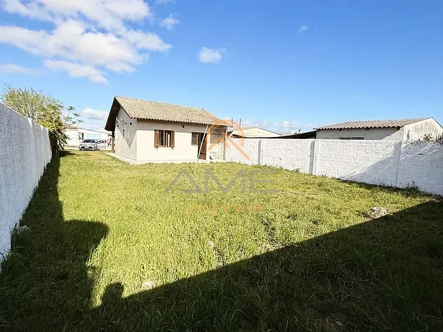 Casa 2 quartos e 1 banheiro, à venda, no bairro Três Vendas em Pelotas