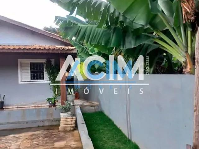 Casa com 286m², à venda, no bairro Centro em Serra Negra