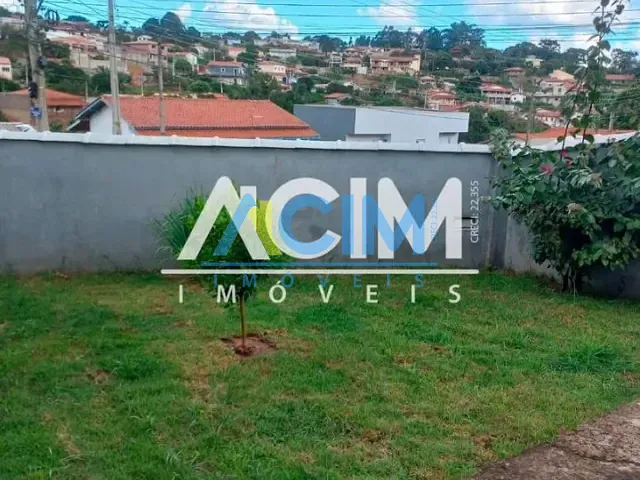 Casa com 286m², à venda, no bairro Centro em Serra Negra
