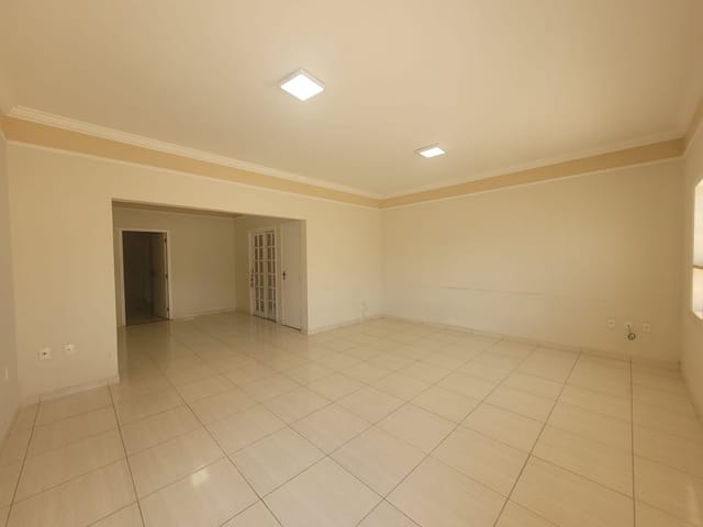 Casa 4 quartos e 5 banheiros, para alugar, no bairro Jardim Esplanada em Indaiatuba