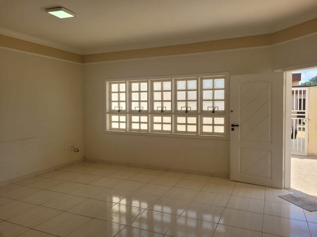 Casa 4 quartos e 5 banheiros, para alugar, no bairro Jardim Esplanada em Indaiatuba