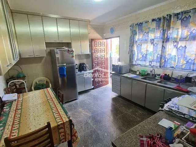 Casa com 250m² 5 quartos e 3 banheiros, à venda, no bairro Parque Novo Mundo em São Paulo