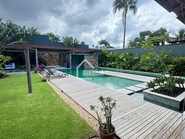 Casa 5 quartos e 6 banheiros, à venda, no bairro Jardim Acapulco em Guarujá
