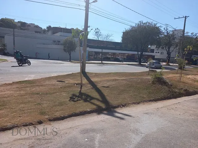 Casa com 517m² 4 quartos e 2 banheiros, à venda, no bairro Ideal em Ipatinga