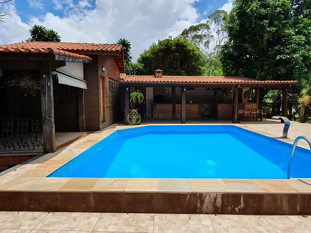 Casa com 1656m² 7 quartos e 6 banheiros, à venda, no bairro Vila Pinheiro em Itatiaia