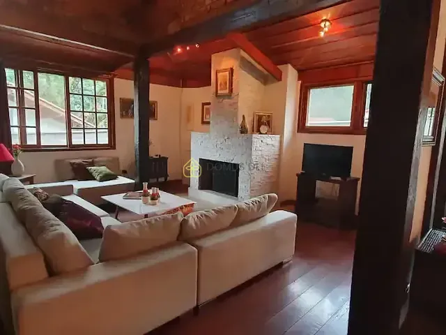Casa com 1656m² 7 quartos e 6 banheiros, à venda, no bairro Vila Pinheiro em Itatiaia