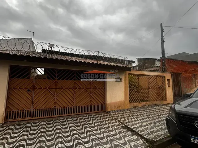 Casa 3 quartos e 2 banheiros, para alugar, no bairro Parque São Bento em Sorocaba