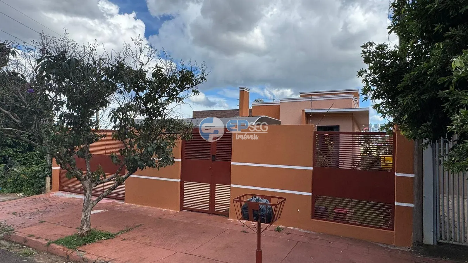Casa, 3 quartos, 230 m² - Foto 1