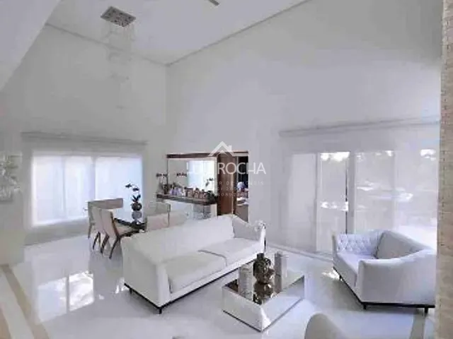 Casa com 1200m² 4 quartos e 5 banheiros, à venda, no bairro Bosque do Vianna em Cotia