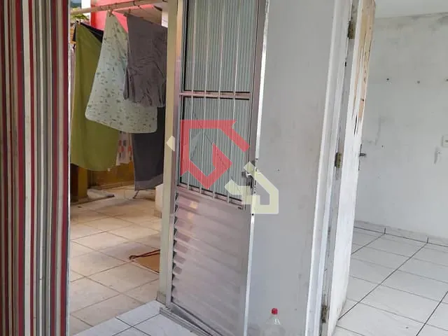 Casa 1 quarto e 1 banheiro, para alugar, no bairro Jardim Itapark em Mauá