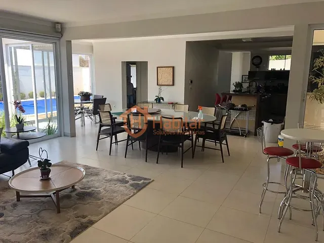 Casa com 720m² 3 quartos e 2 banheiros, à venda, no bairro Centro em Sorriso