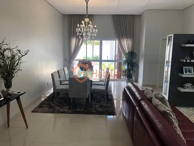 Casa com 720m² 3 quartos e 2 banheiros, à venda, no bairro Centro em Sorriso