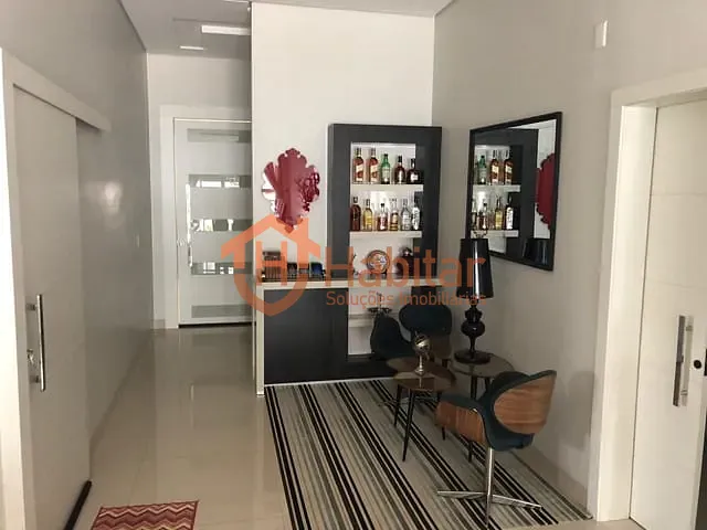Casa com 720m² 3 quartos e 2 banheiros, à venda, no bairro Centro em Sorriso