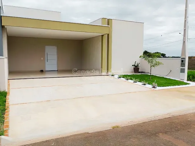Casa com 250m² 3 quartos e 2 banheiros, à venda, no bairro Resedás em Holambra