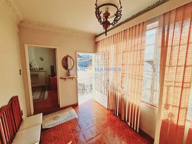 Casa 5 quartos e 2 banheiros, à venda, no bairro Centro em Petrópolis