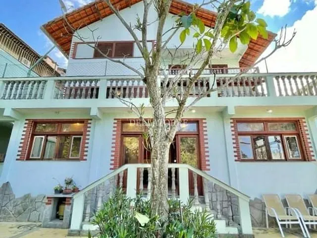 Casa com 663m² 3 quartos e 4 banheiros, à venda, no bairro Golfe em Teresópolis