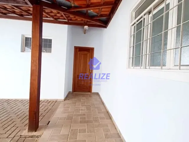 Casa com 250m² 2 quartos e 2 banheiros, à venda, no bairro Jardim Cambuí em Botucatu