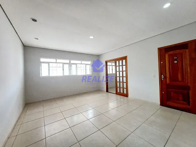 Casa com 250m² 2 quartos e 2 banheiros, à venda, no bairro Jardim Cambuí em Botucatu