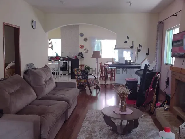 Casa com 300m² 3 quartos e 1 banheiro, à venda, no bairro Solar do Juriti em Piranguinho