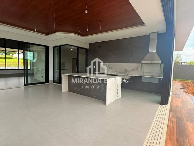 Casa 4 quartos e 5 banheiros, à venda, no bairro Parque Cidade em Goiânia