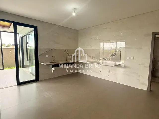 Casa 4 quartos e 5 banheiros, à venda, no bairro Parque Cidade em Goiânia