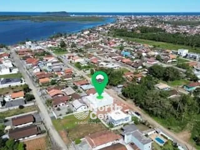 Casa com 76m² 3 quartos e 2 banheiros, à venda, no bairro Costeira em Balneário Barra do Sul