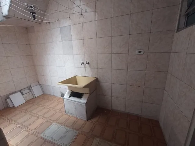 Casa com 300m² 1 quarto e 1 banheiro, para alugar, no bairro Vila Canero em São Paulo